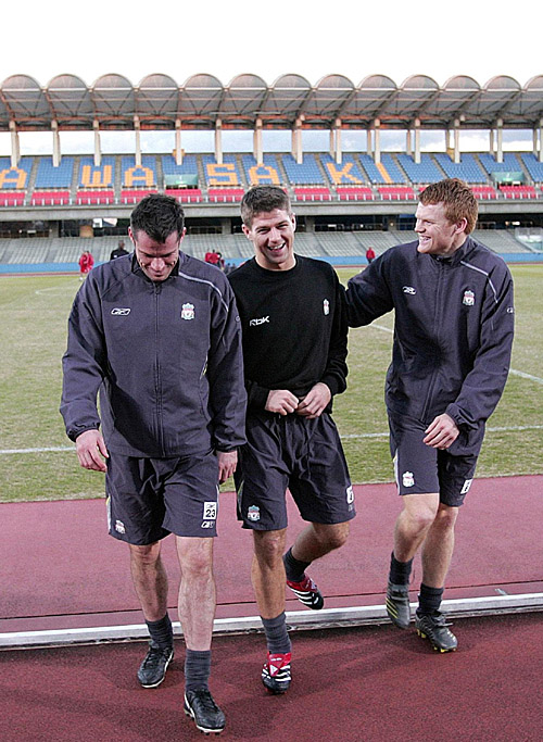 中超比赛亮点：上海海港2-1取胜山东泰山,（中超焦点战：上海海港2比1击败山东泰山）